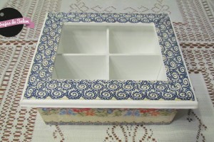 Caja de té guardas y flores